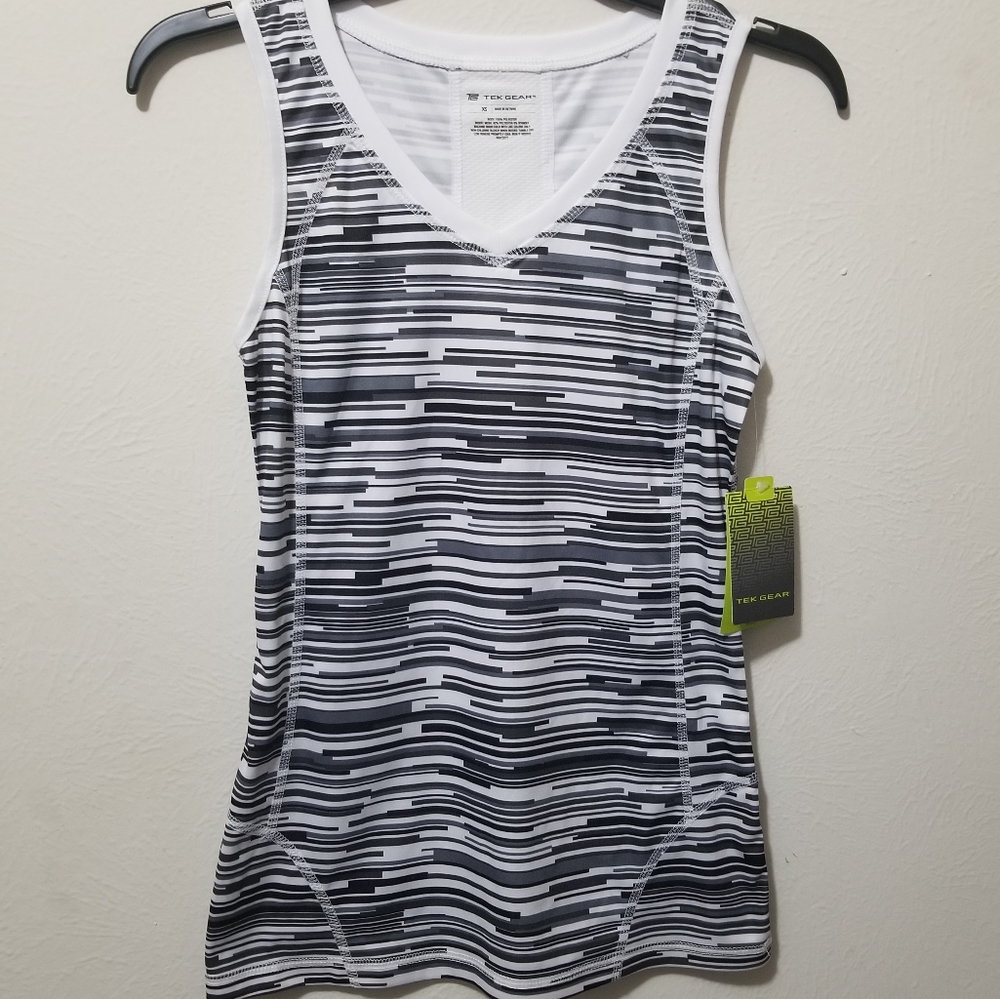 BRAND NEW!!! Women's Tek Gear Shirt Size XS